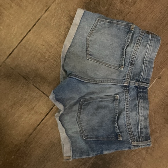 Old Navy Girls Blue Jeans Shorts.  Size 16.  Used. - Picture 2 of 4
